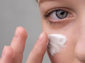 بهترین کرم دور چشم برای رفع سیاهی و گودی